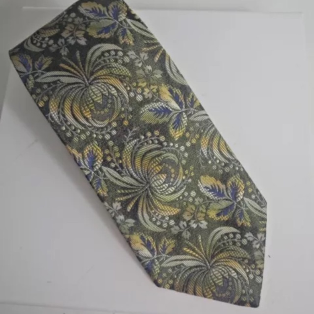 Joseph Abboud Men’s Floral Necktie Made in Italy